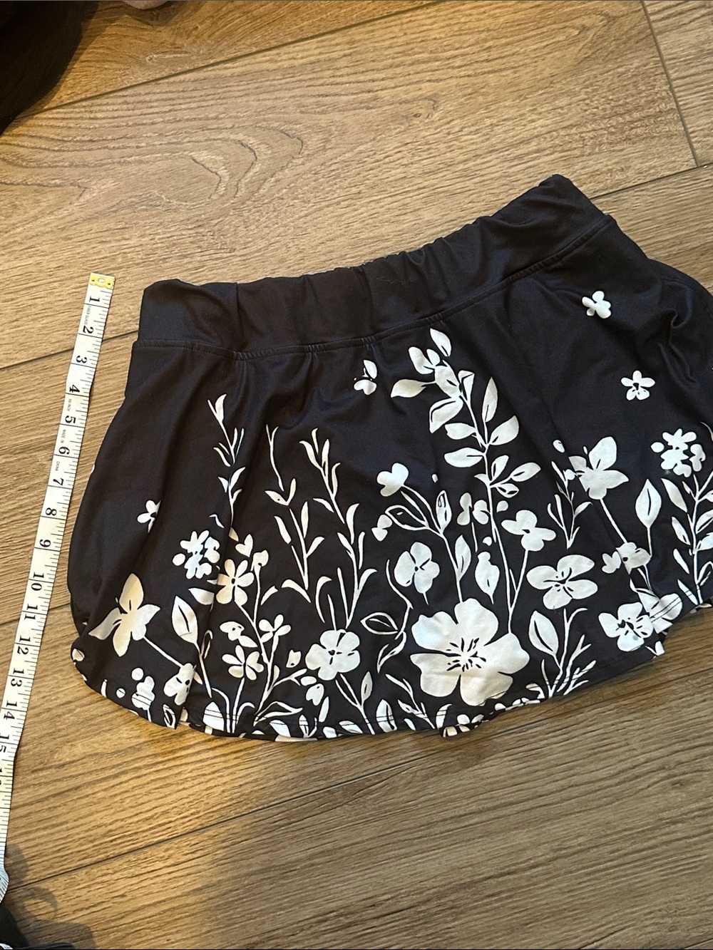 Women’s Black Floral Skort - Floral Print
